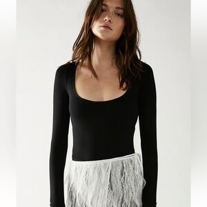 Free People settle in scoop neck bodysuit sz M